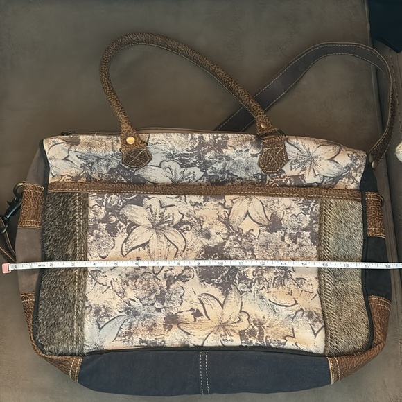 Myra Bag tote bag with shoulder and crossbody straps - Picture 7 of 8